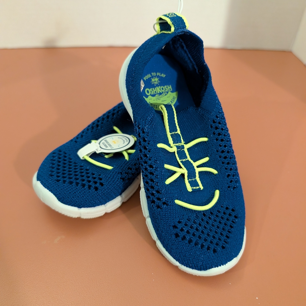 NWT OshKosh B'Gosh Toddler Boys Blue Tahoe Water Friendly Sneaker in Size 8 - Picture 2 of 9